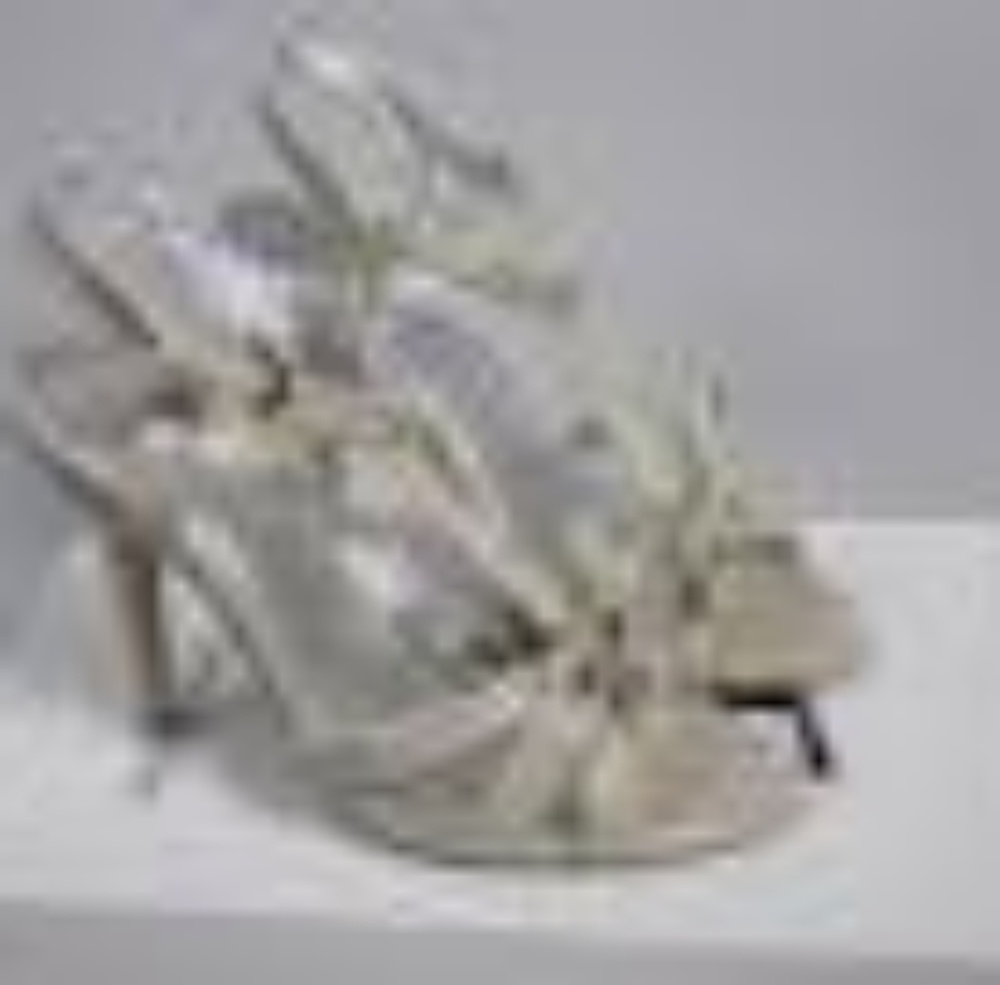 FOREVER 21 NIB TAUPE PATTEN LEATHER PUMP SHOE